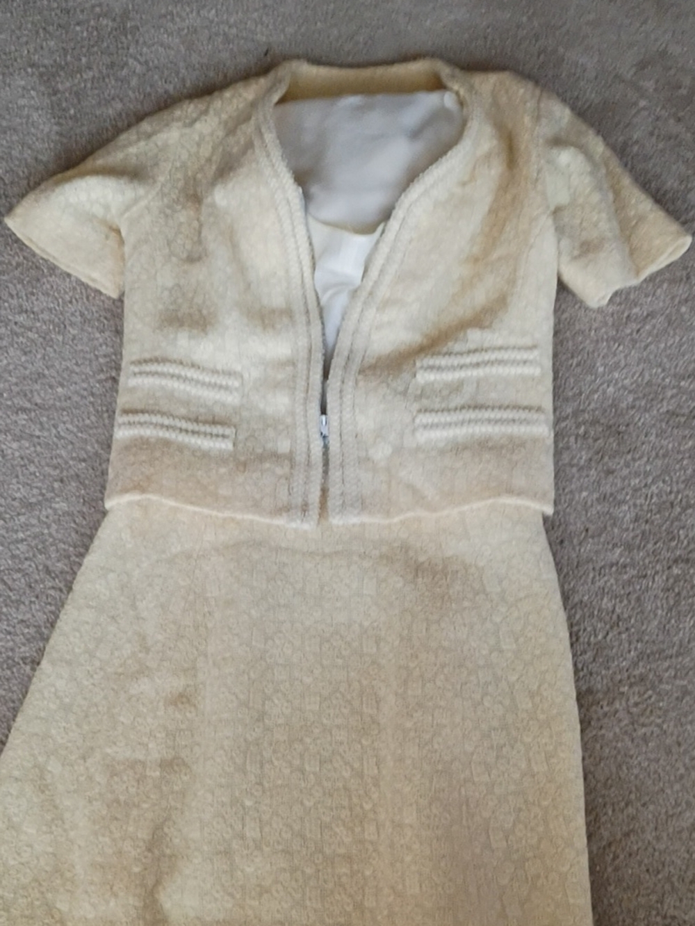 Classic Cream Short-Sleeve Jacket Dress Set Made In Paris vintage 69